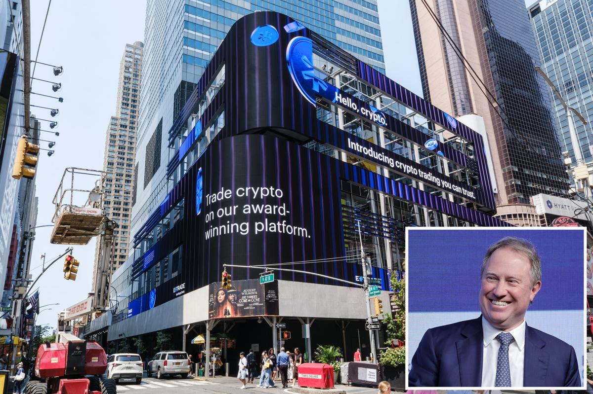 Spectacular NYC Morgan Stanley display lights up Times Square
