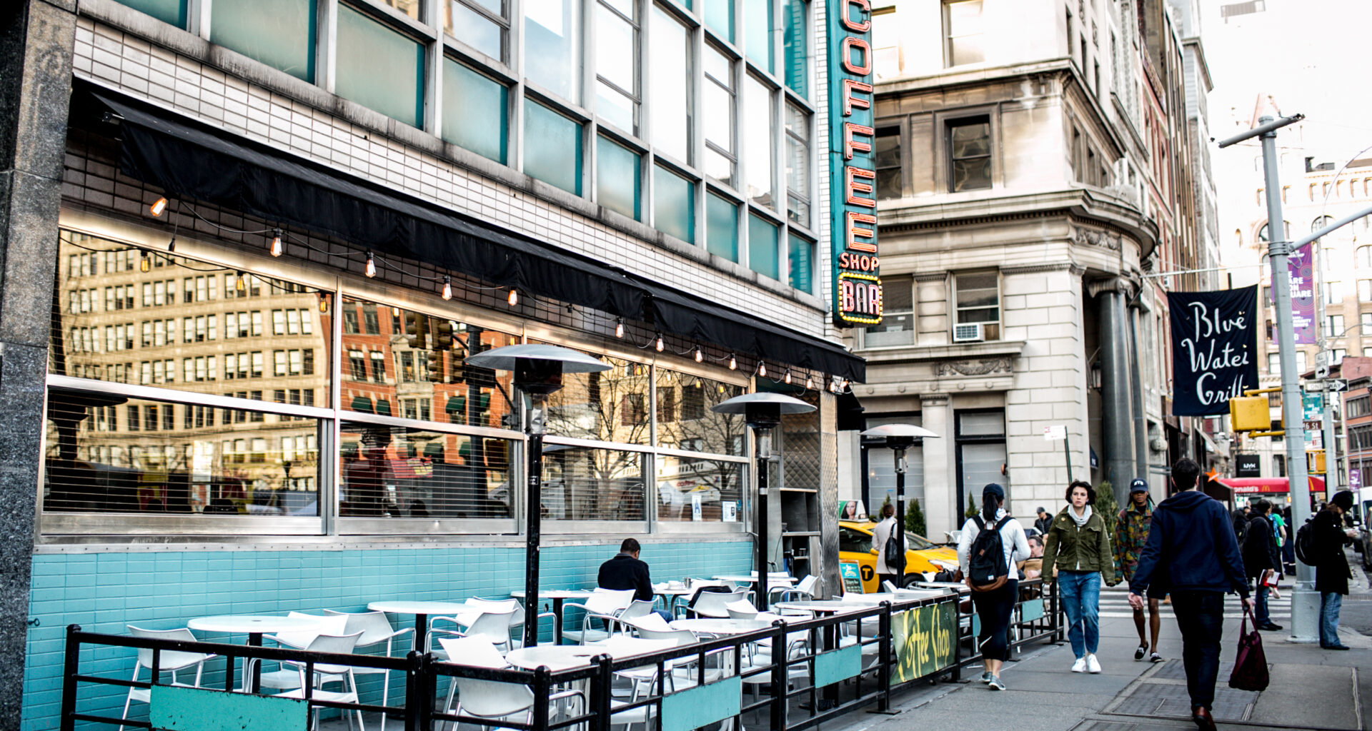 Union Square’s Iconic Coffee Shop Sign Is Returning