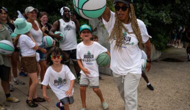 New York Liberty legends, fans celebrate 30 years of WNBA history at Brooklyn Dribble • Brooklyn Paper