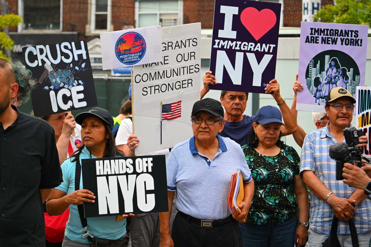 A Queens community railed Monday evening against what residents and immigration advocates described as a surge in ICE sightings