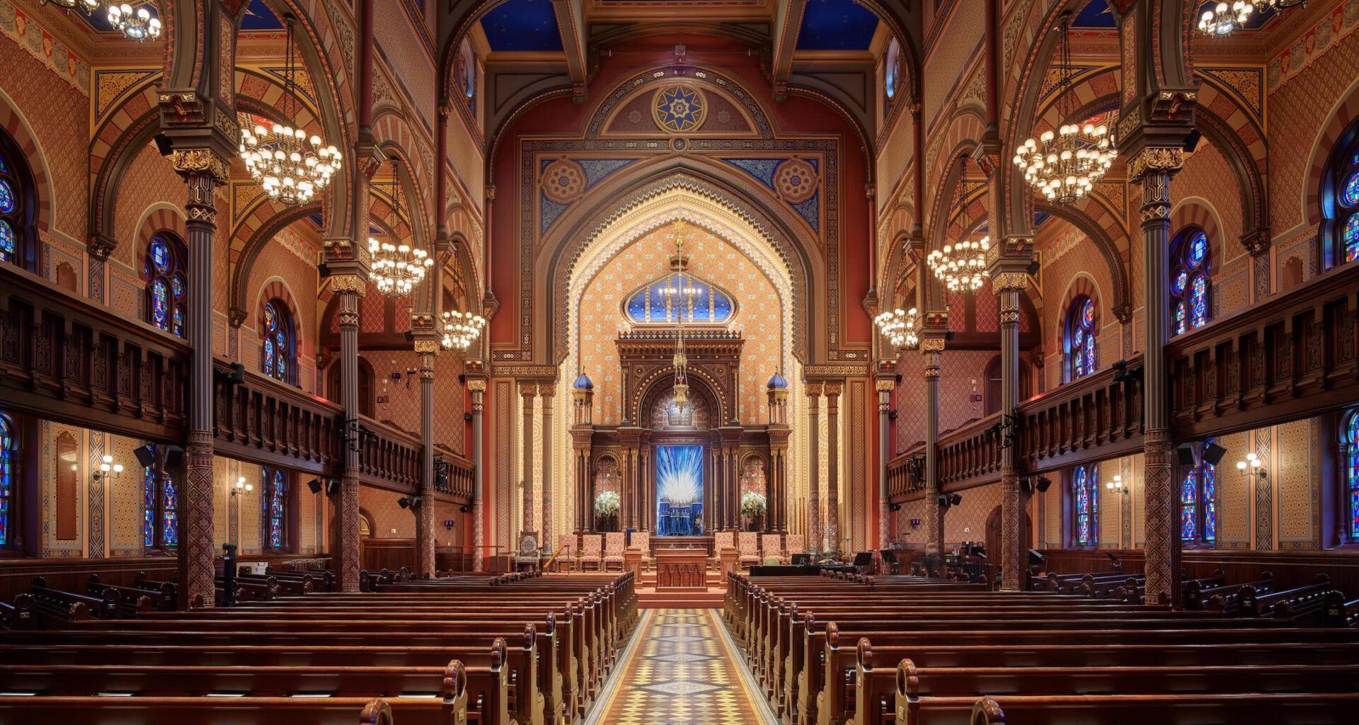 Assailant attacks congregant, guard at NYC Shabbat services – The Forward