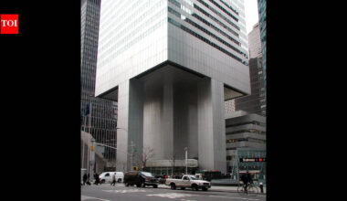 In the 1970s, a Manhattan church agreed to sell only if it kept its corner, so the 915-foot Citicorp Tower was raised on four giant stilts
