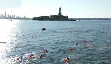 Navy SEALs, veterans honor fallen service members at NYC SEAL Swim