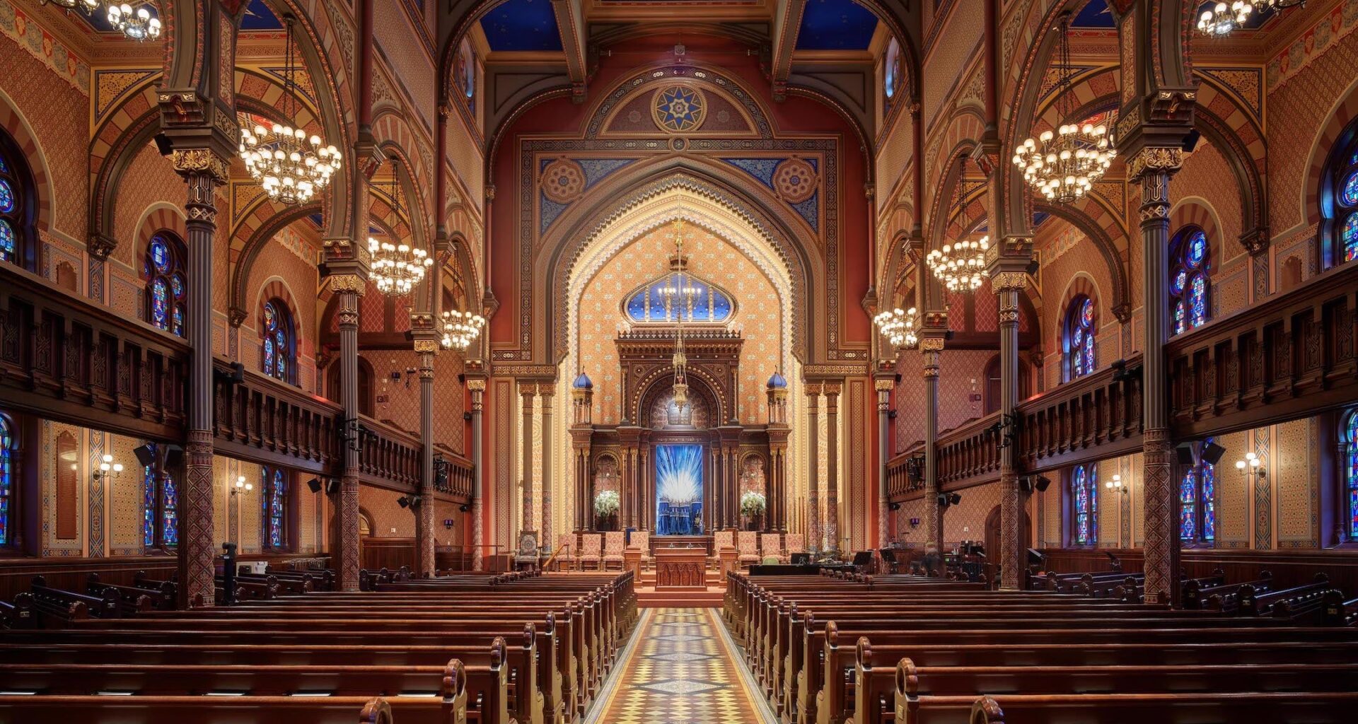 Assailant attacks congregant, guard at NYC Shabbat services