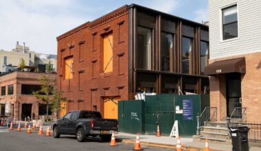 Hermès nears opening in faux-old Williamsburg building • Brooklyn Paper