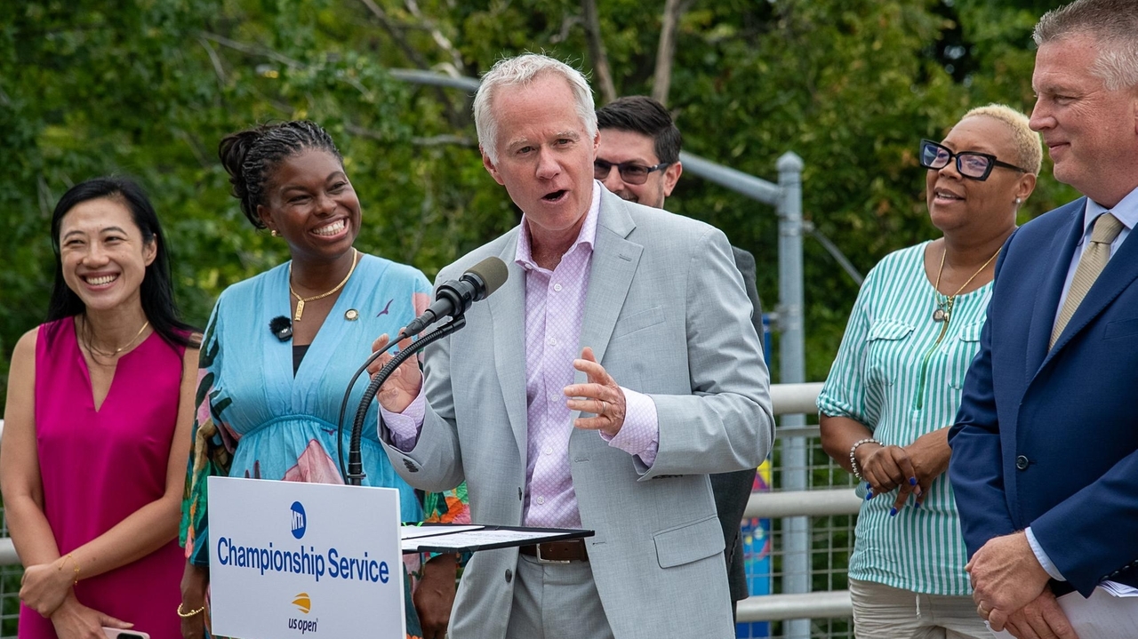 MTA, LIRR officials encourage U.S. Open attendees to take trains to the tennis tournament in Queens