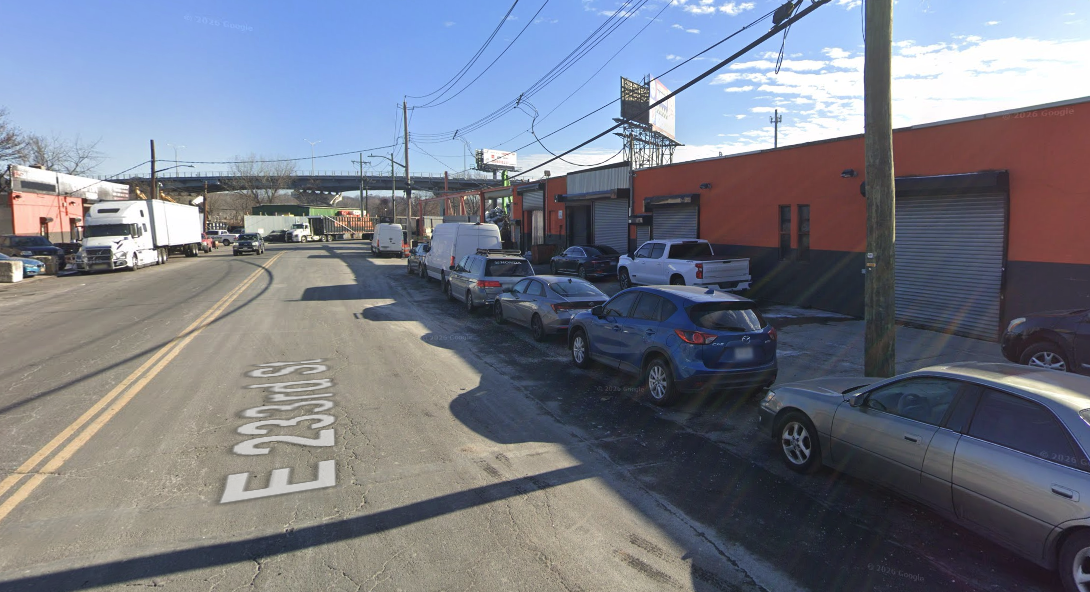 Teen killed, 2 others shot during Bronx car meetup, police say