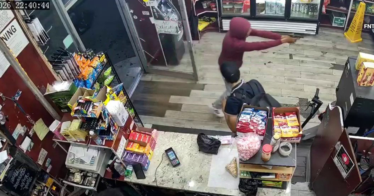Bronx bodega shooting caught on camera, NYPD searching for gunman