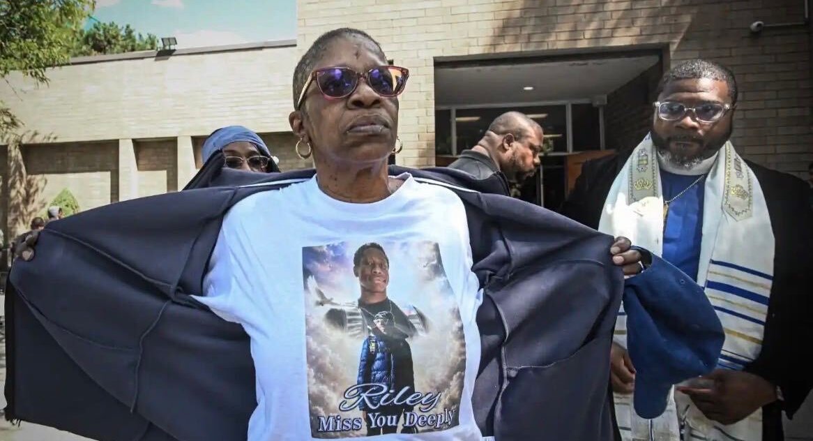 Teen surrenders to NYPD hours before funeral of 15-year-old killed in Bronx apartment
