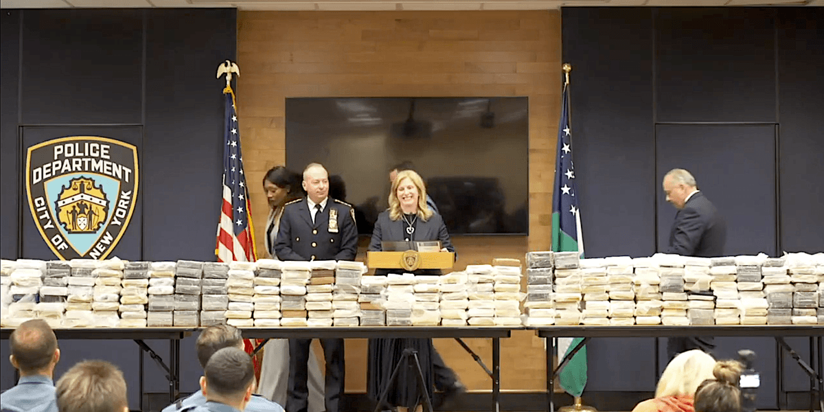 580 pounds of cocaine seized at Queens storage facility in 'largest' drug bust in a decade: NYPD