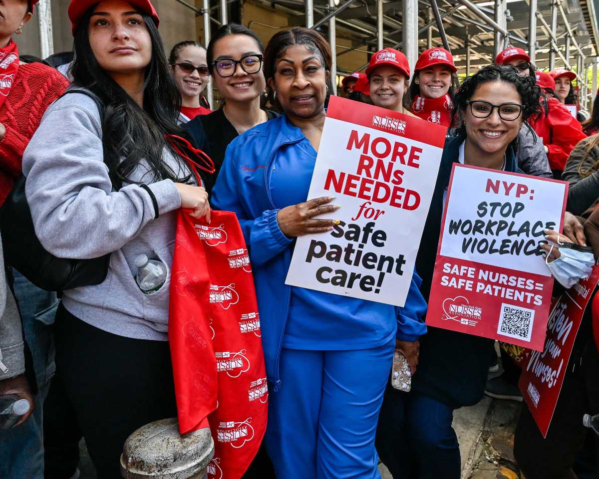 Brooklyn Methodist Hospital nurses ratify contract with more protections against workplace violence, understaffing • Brooklyn Paper