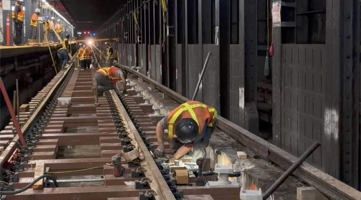 MTA emergency track work causes B train suspension and snarls subways in Upper Manhattan and the Bronx