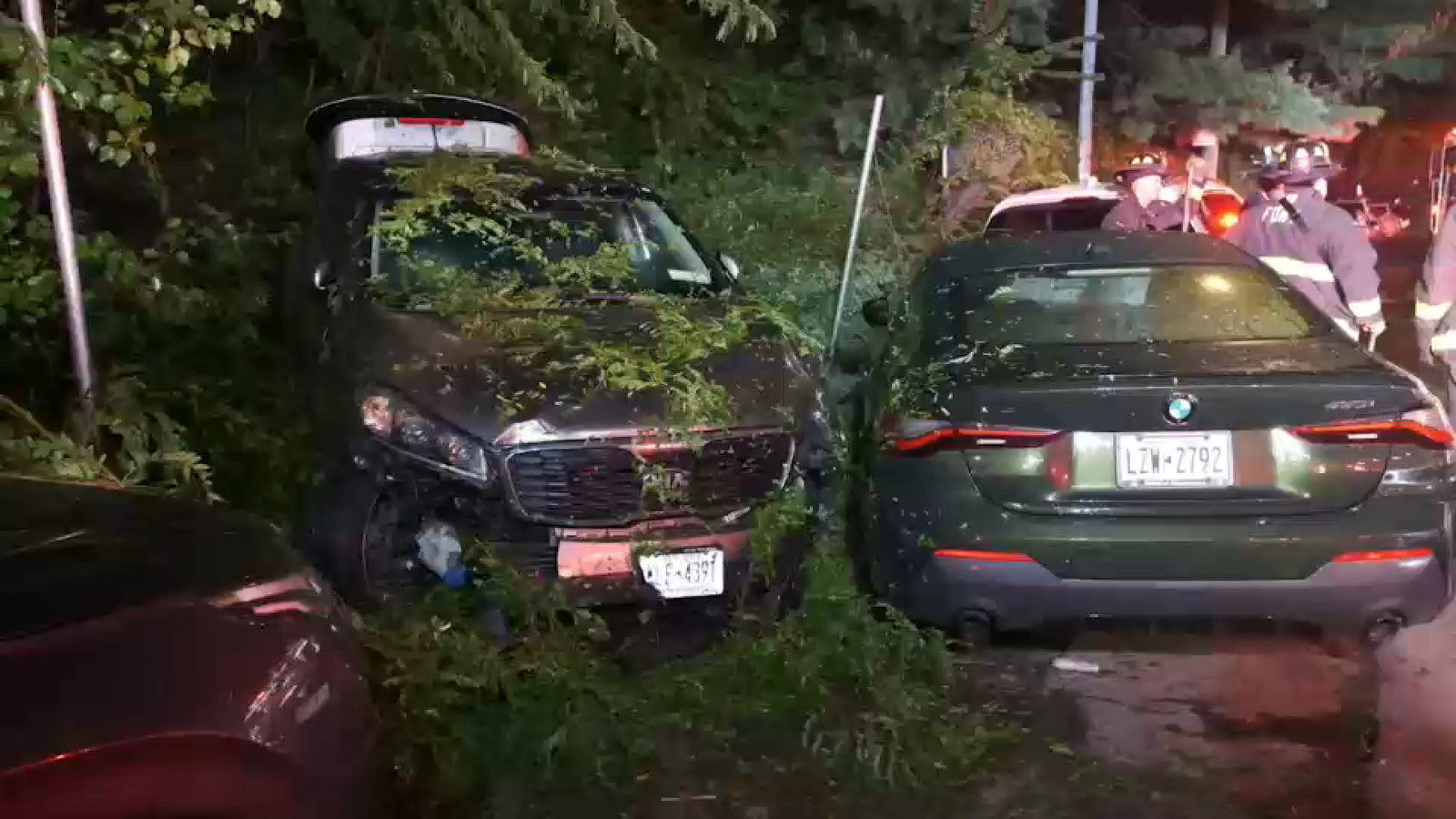 Major Deegan Expressway 3-car crash leaves 2 injured in Mott Haven, Bronx