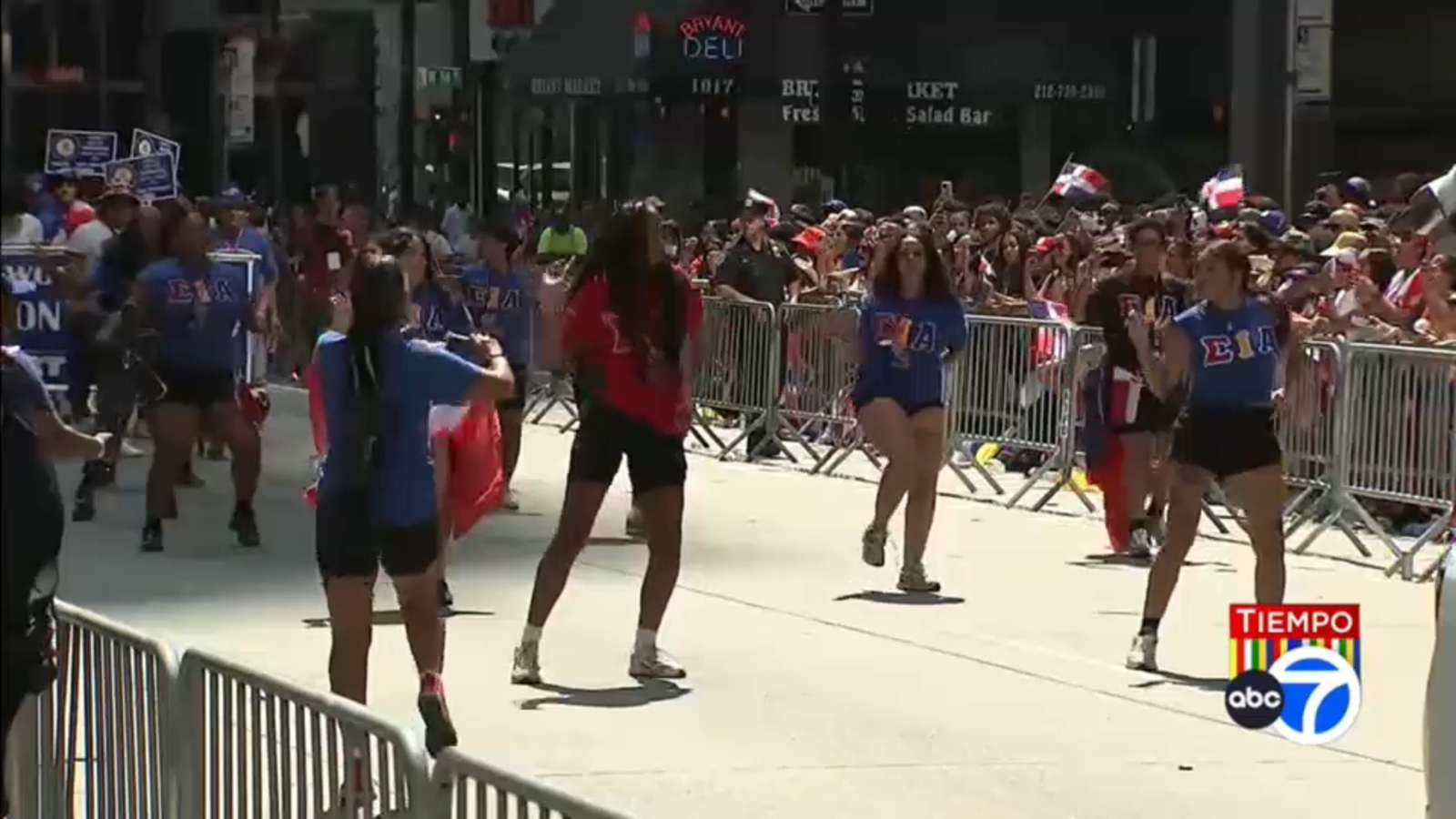 Tiempo with Joe Torres: NYC celebrates Dominican culture and triumphs as annual parade kicks off on Sixth Avenue