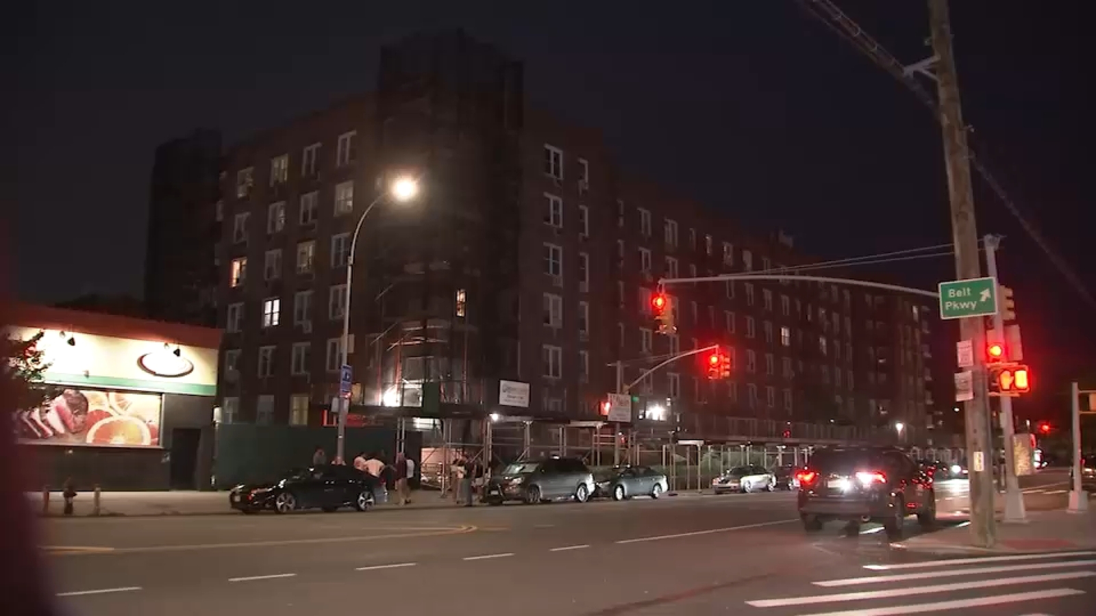 Brooklyn loose scaffolding: Six-story building on Gerritsen Avenue evacuated, officials say