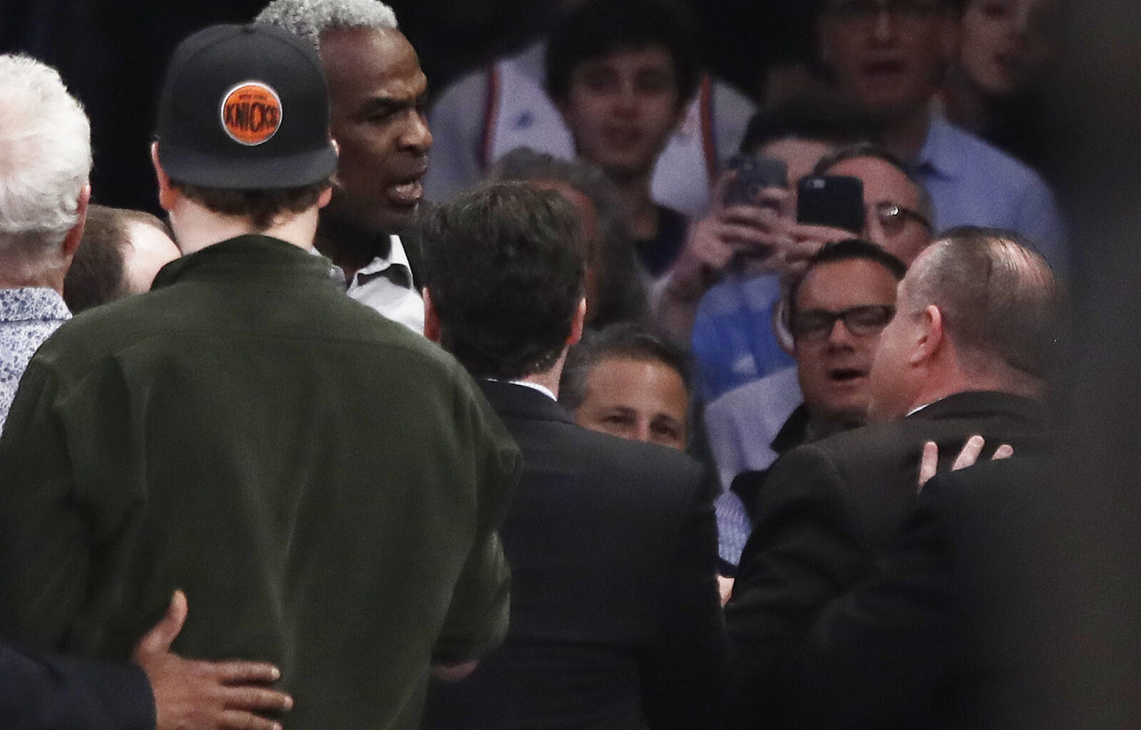 Judge dismisses Charles Oakley's assault case against MSG