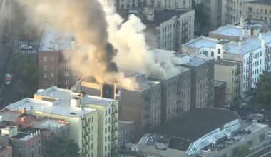 4-alarm fire burns through several apartment building in Norwood, Bronx