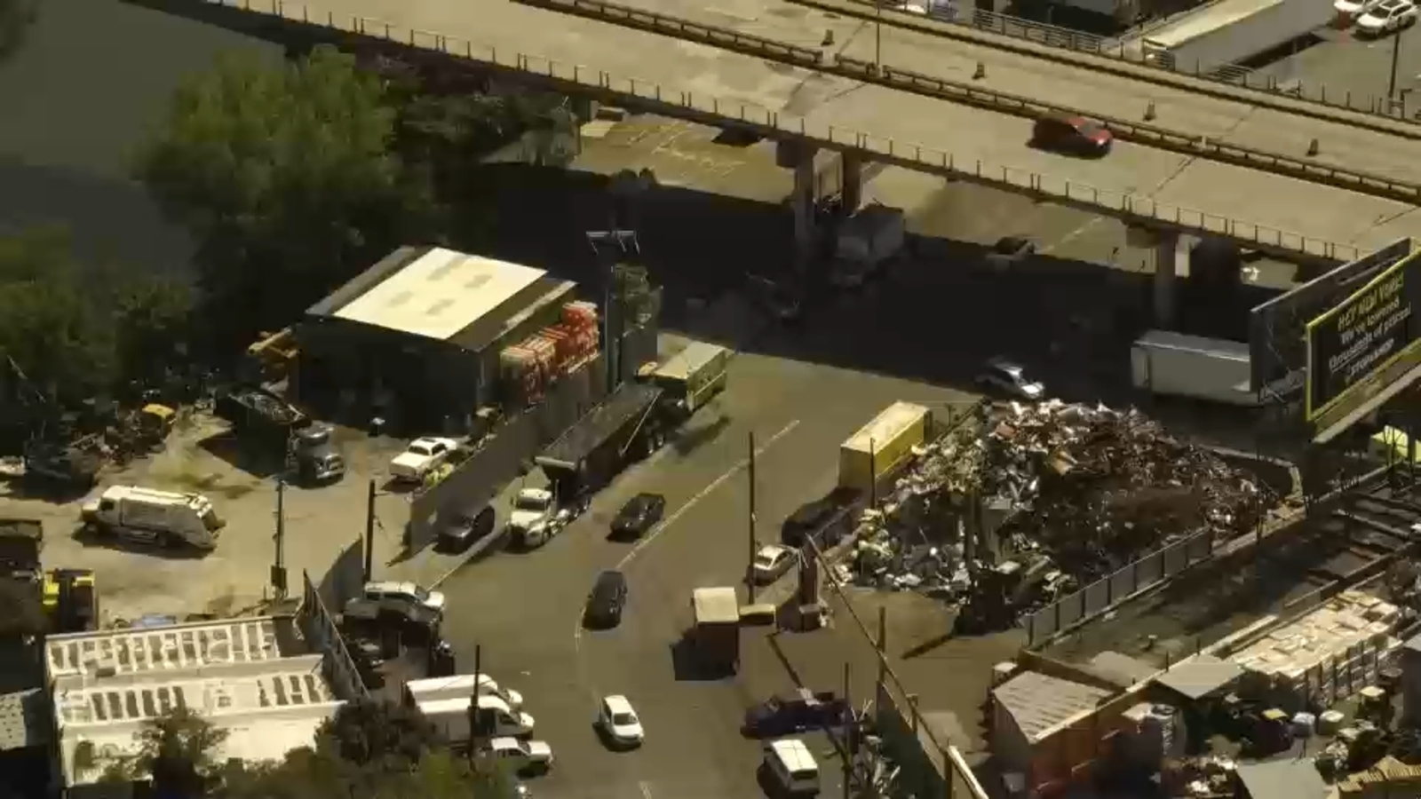 Bronx shooting leaves 18-year-old man dead, 3 others injured at car meetup in Baychester