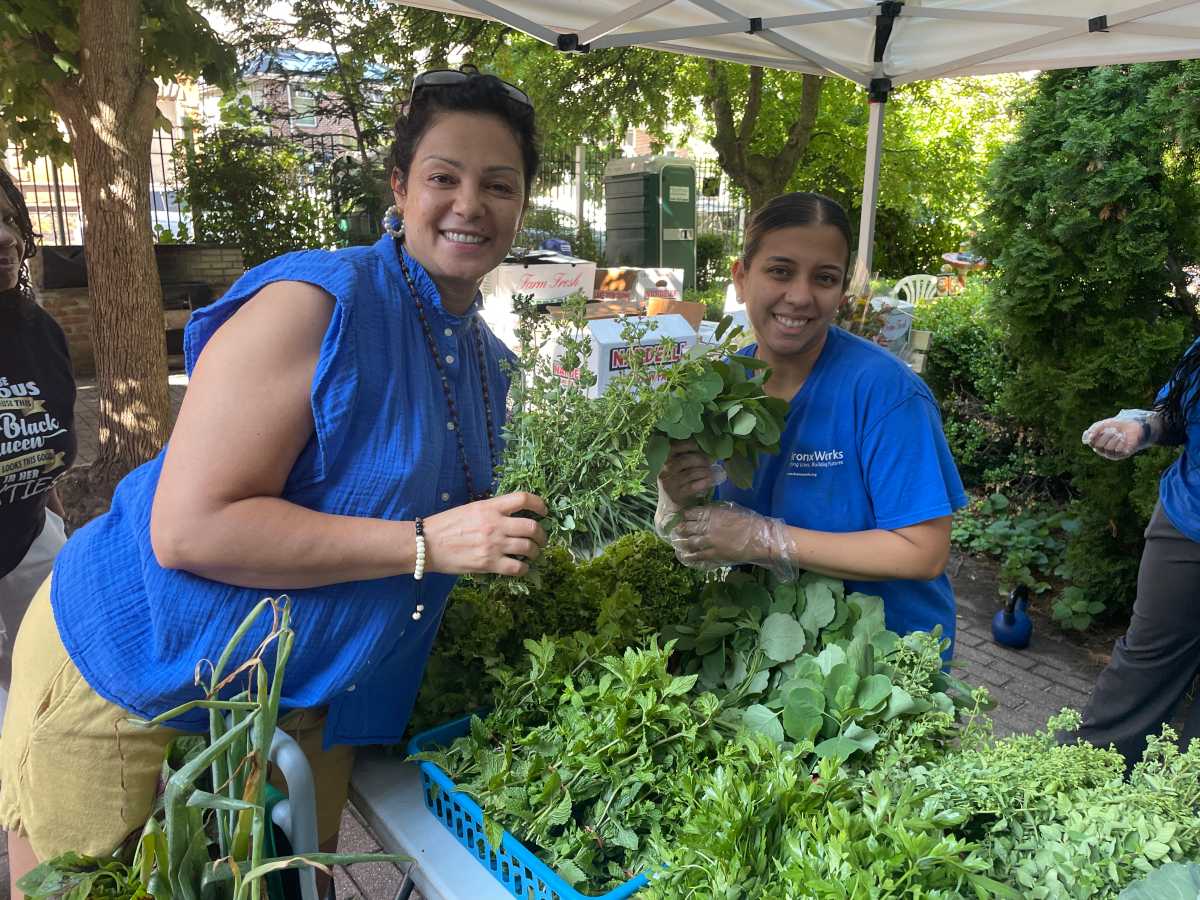 BronxWorks’ annual farm stands return with fresh, affordable produce for Bronxites – Bronx Times