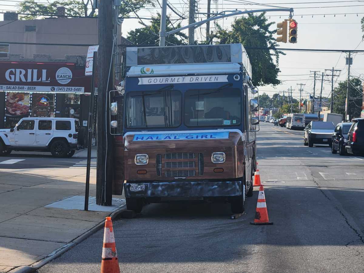 Throggs Neck BID raises concerns over tensions with Halal truck on East Tremont Avenue – Bronx Times