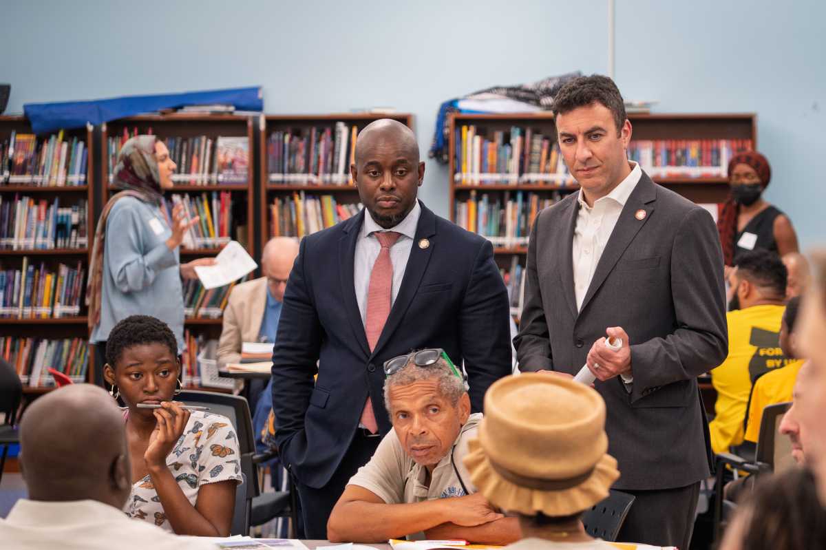 White Plains Road could see more housing. Residents are weighing in on what comes next – Bronx Times