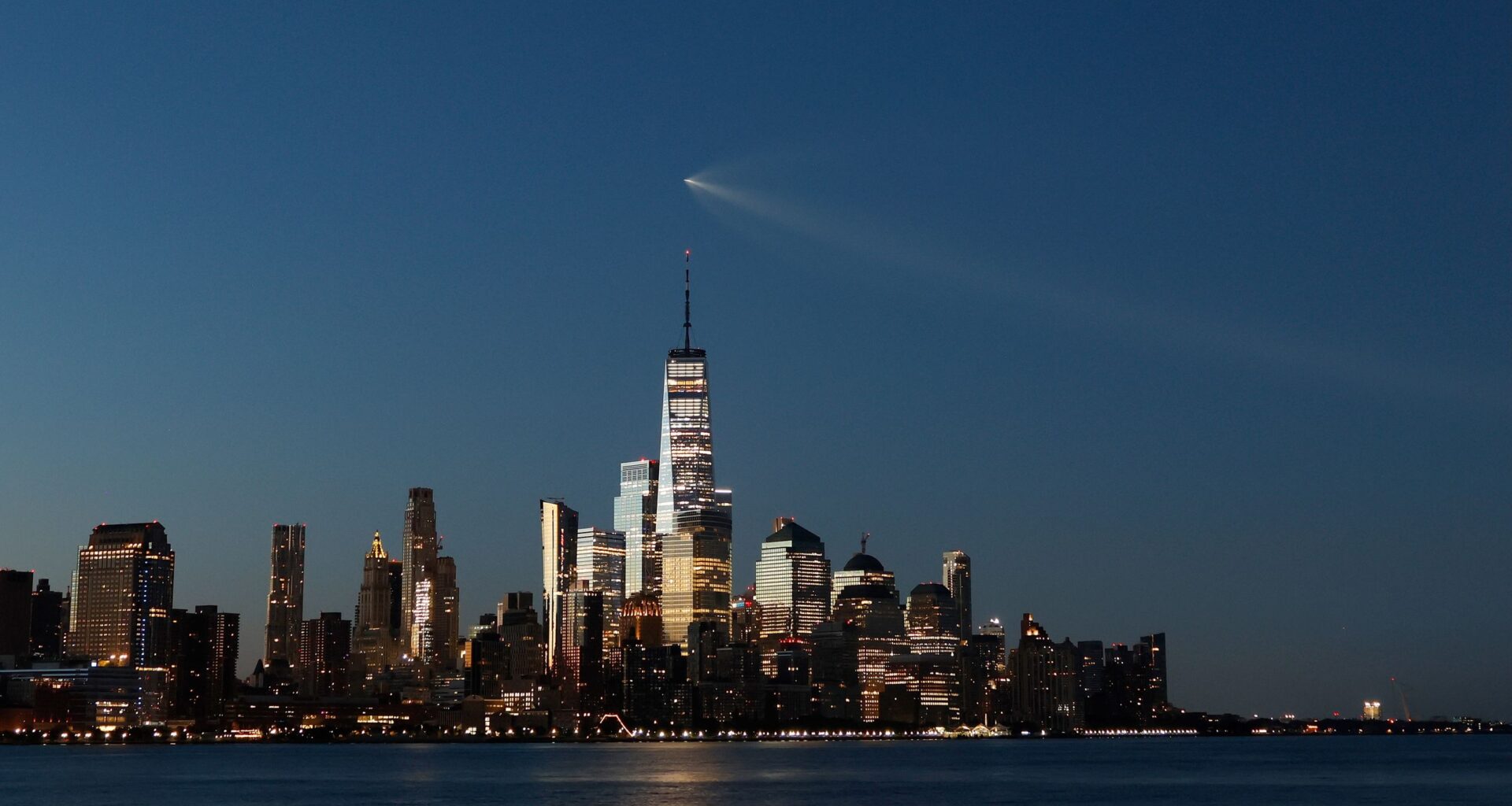 Final Falcon 9 Starlink launch from Florida creates gorgeous 'jellyfish' over New York City (video)