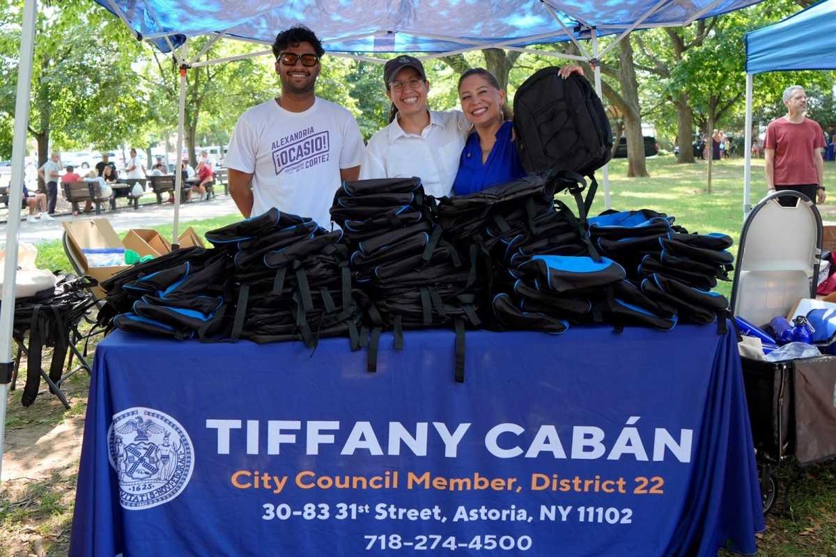 AM González-Rojas hosts backpack giveaways across western Queens – QNS