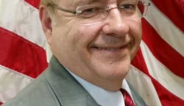 Court ethics panel orders removal of Queens judge who used ex-felon paralegal to practice law on his behalf
