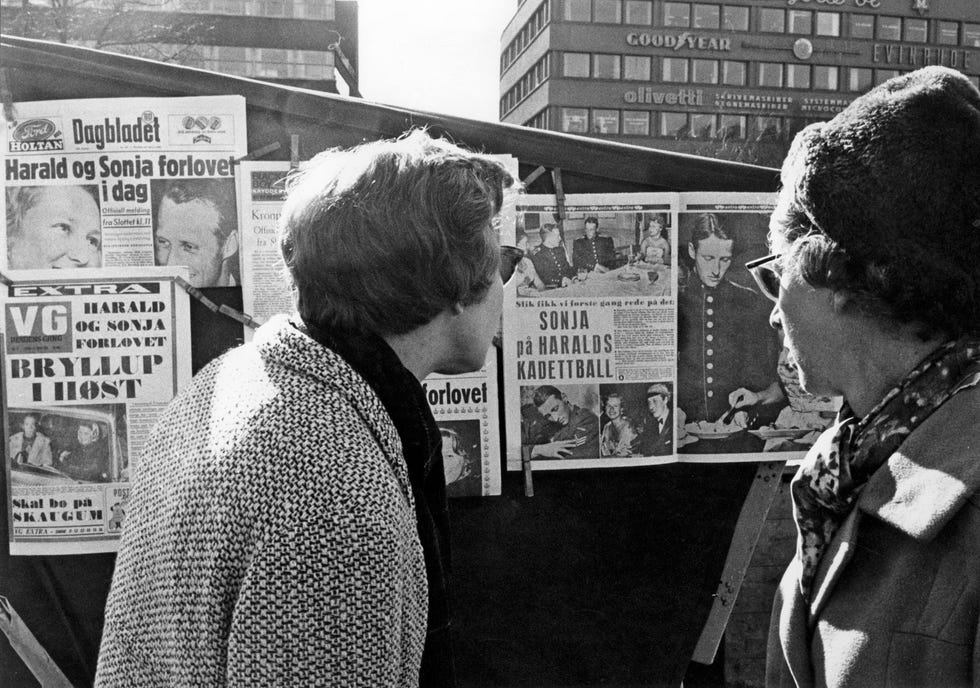 Harald V of Norway become engaged to Sonja Haraldsen on 19 march 1968 and the new of the engagement is...