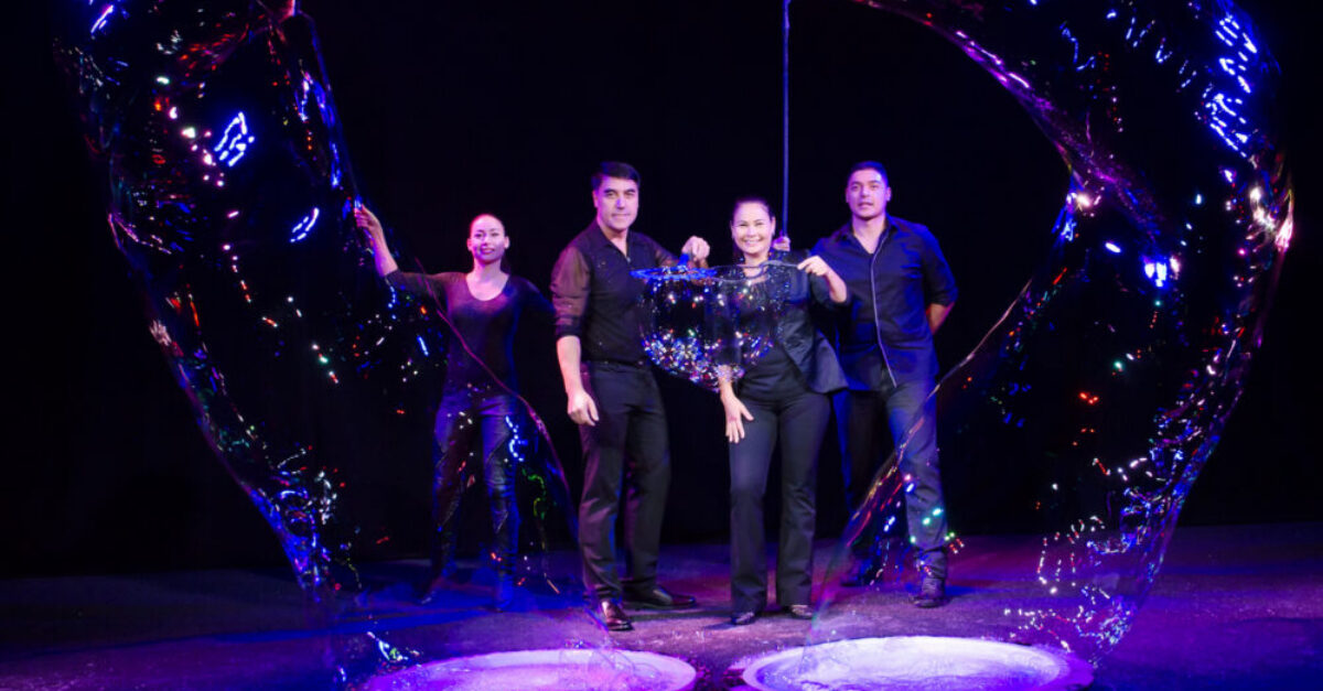 Gazillion Bubble Show Delays Off-Broadway Closing