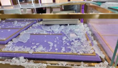 Video shows thieves storm New Jersey jewelry store armed with sledgehammers. Here's what happened next.