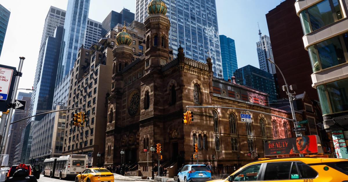 Hate crime charges filed in Manhattan synagogue attack | National News