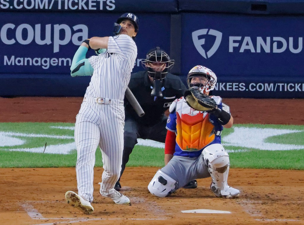 New York Yankees center fielder Spencer Jones (78) hits a two-run home run against the Toronto Blue Jays.