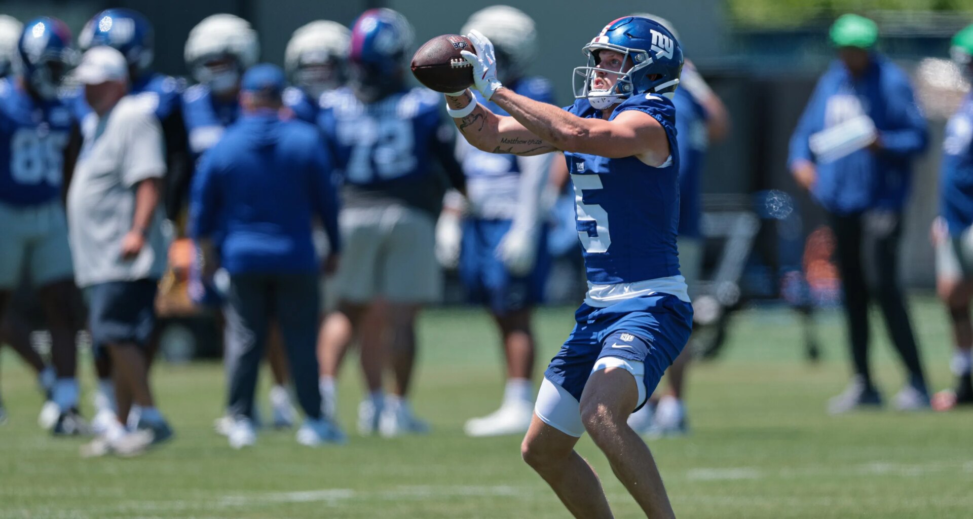 New York Giants begin trimming roster by waiving a wide receiver