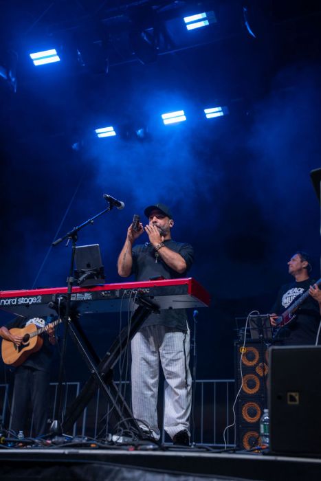 Itay Benda performs for residents and guests during the Great Neck Park District’s summer concert at Steppingstone Park.