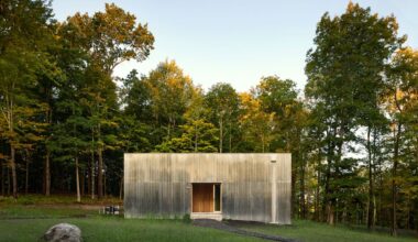 This Upstate New York Home Made of Reflective Sheets of Aluminum Is Designed for Freedom and Flexibility