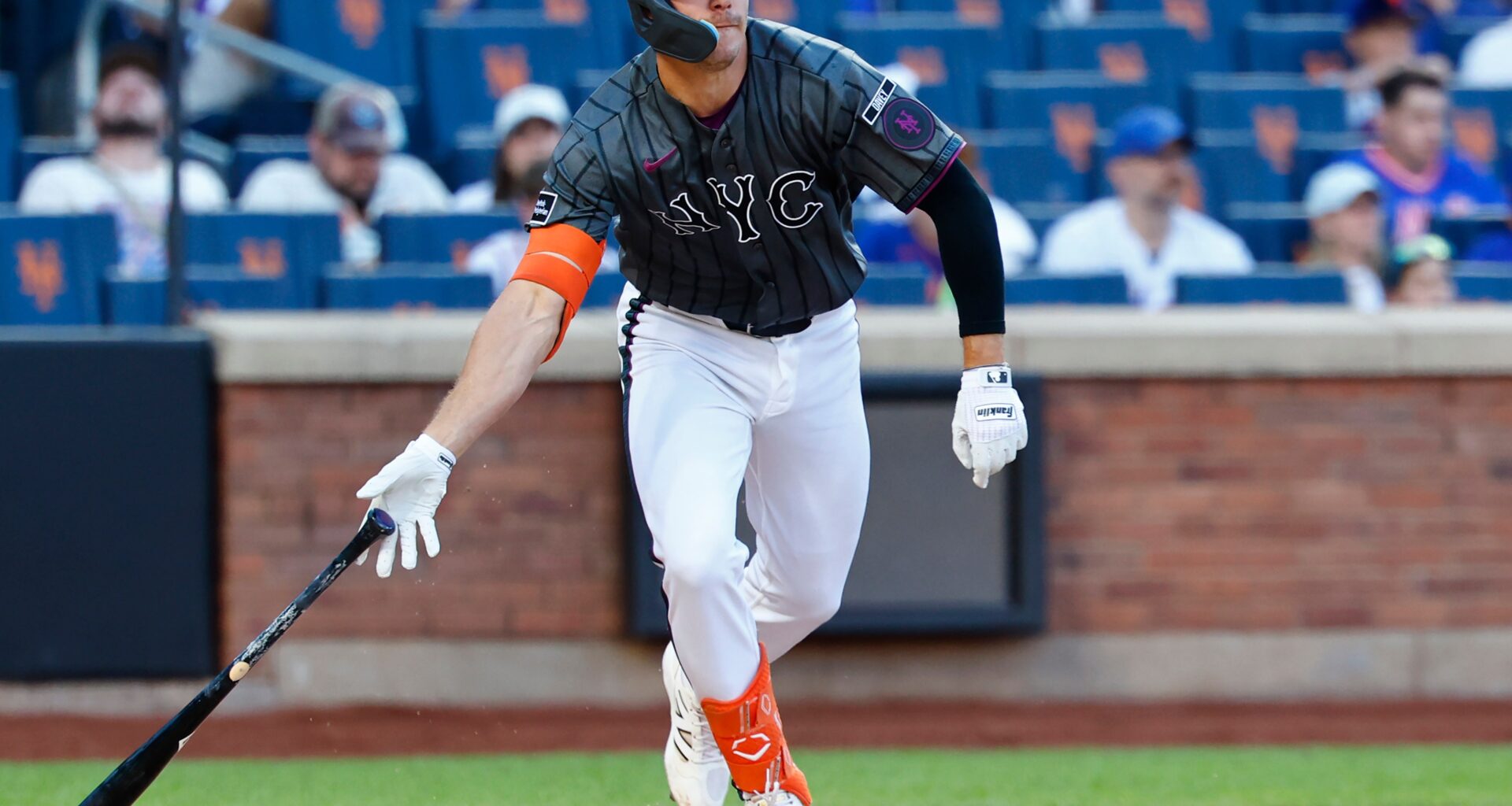 Jared Young's 3-hit day helps Mets beat Astros