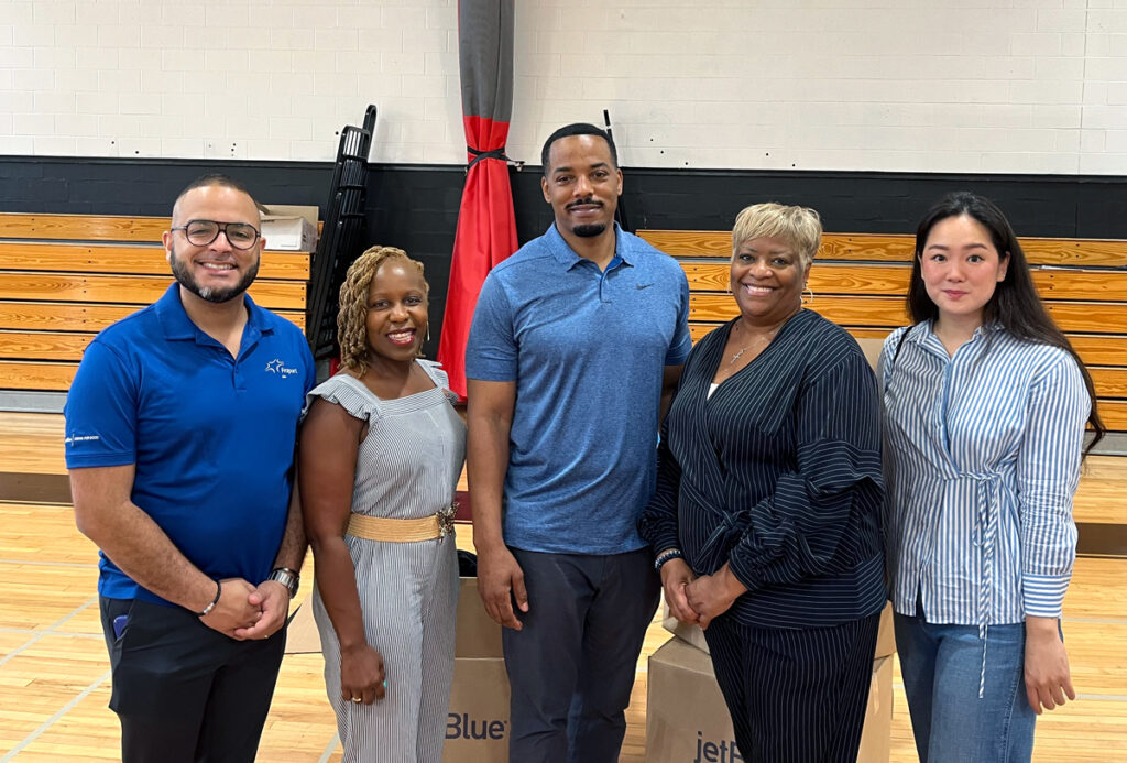 Fraport and JetBlue Partner to Supply 2,000+ Backpacks to Queens and Nassau County Students New York Airport AssemblymemberFraportJetBlue Metropolitan Airport News