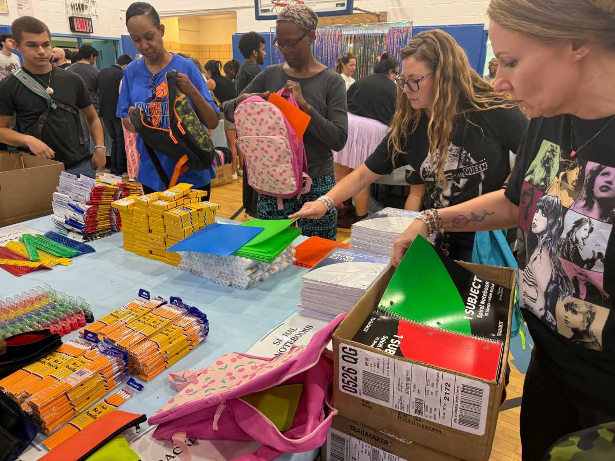 New York Cares hosts Swiftie-inspired back-to-school volunteer event