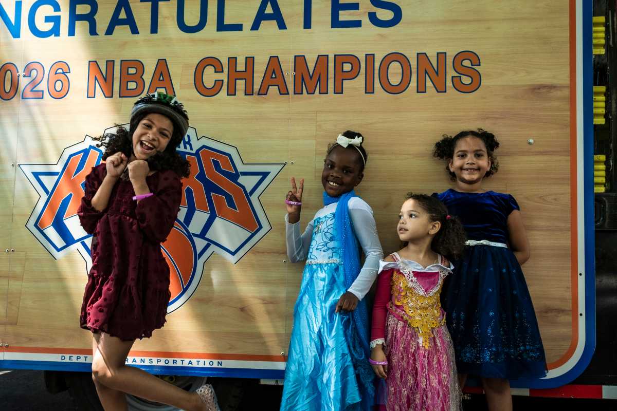 Still riding high off of the New York Knicks' win last June, DOT put together a congratulatory message for fans to take photos in front of.
