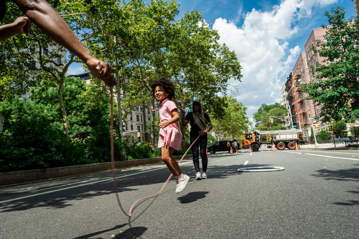 Natasha "Tashii Moto" Burrell teaches kids to double-dutch jump rope using a visualization technique all her own.
