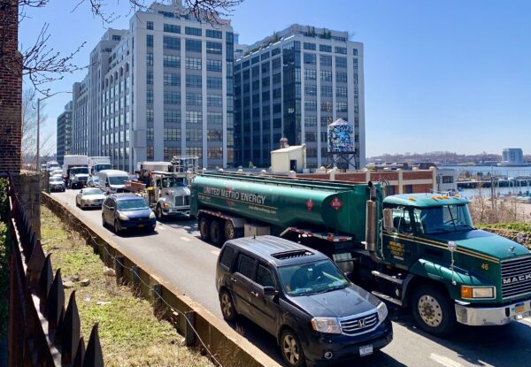 The Queens-bound BQE along the Brooklyn Heights waterfront. Photo: Mary Frost/Brooklyn Eagle