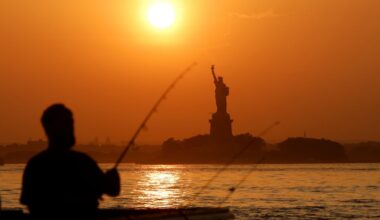Boat capsizes in N.Y. Harbor, killing mother and baby