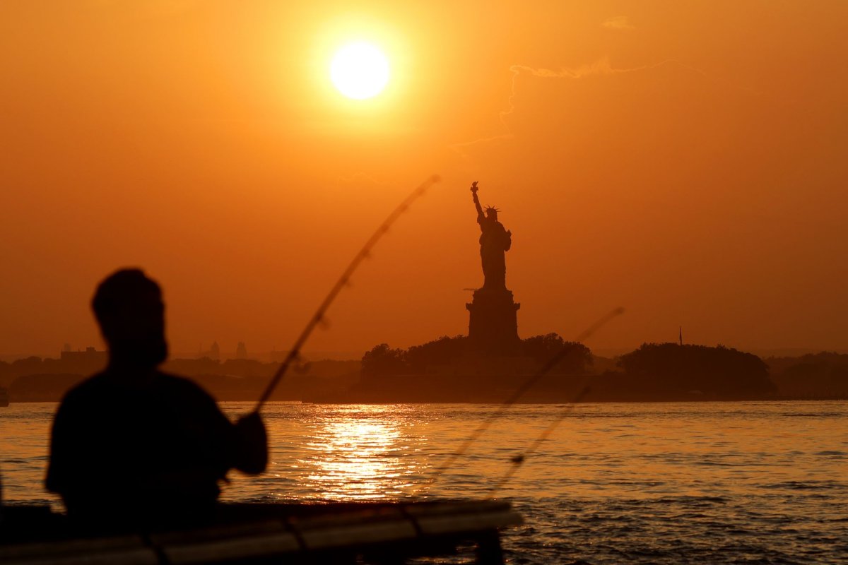 Boat capsizes in N.Y. Harbor, killing mother and baby