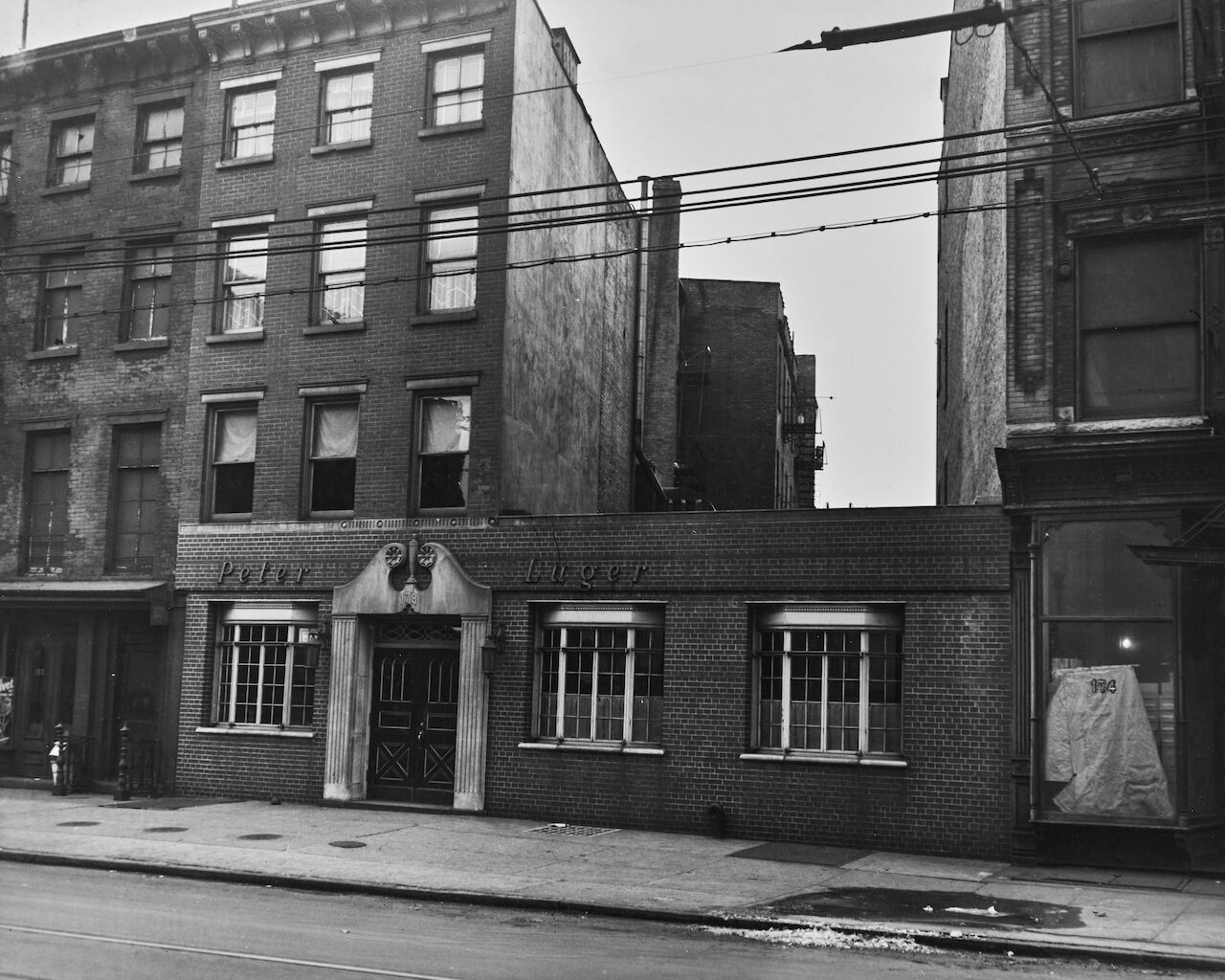 5 oldest establisments in NYC still serving customers today