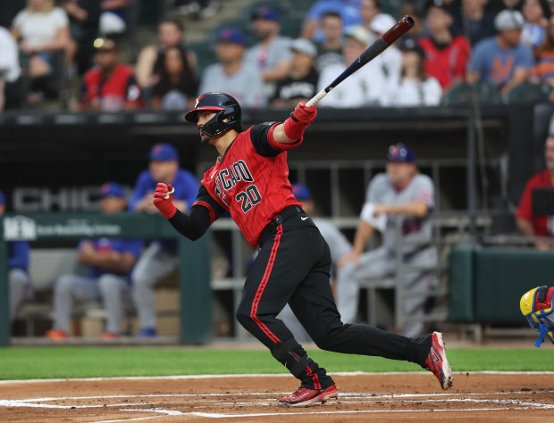 White Sox third baseman Miguel Vargas (20) doubles in the first inning against the Mets on Aug. 21, 2026, at Rate Field. (Chris Sweda/Chicago Tribune)