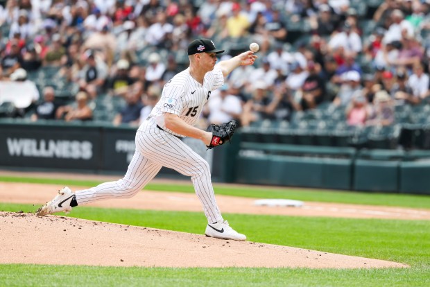 Chicago White Sox pitcher Sean Newcomb (15) pitches in the first inning against the New York Mets at Rate Field on Aug. 23, 2026. (Eileen T. Meslar/Chicago Tribune)