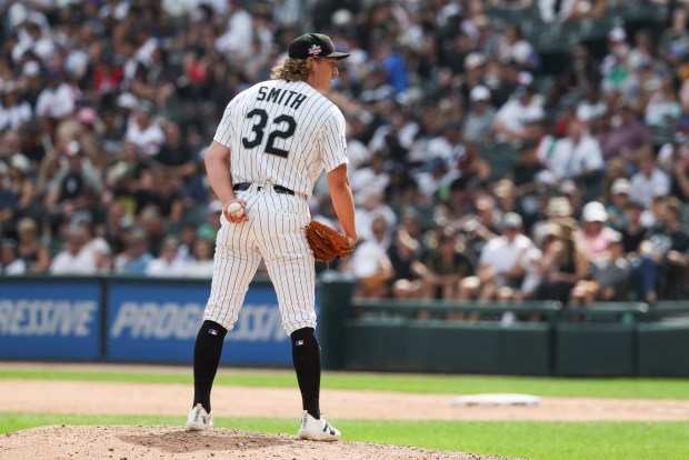 Chicago White Sox pitcher Hagen Smith (32) pitches in the seventh inning against the New York Mets at Rate Field on Aug. 23, 2026. (Eileen T. Meslar/Chicago Tribune)