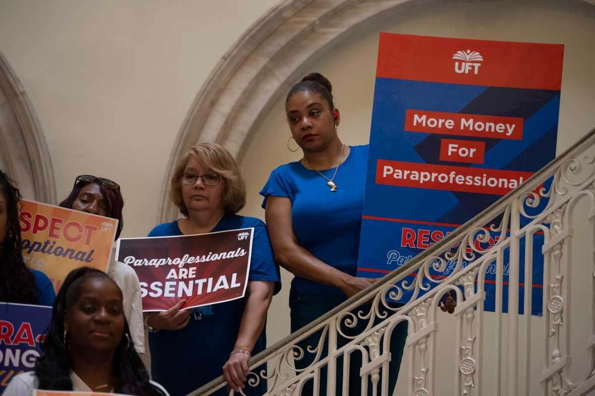 NYC union defends $10,000 payments for public school paraprofessionals against Mamdani lawsuit
