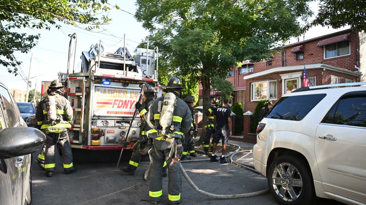 Brooklyn firefighters battle string of weekend blazes, including Fort Greene battery fire • Brooklyn Paper